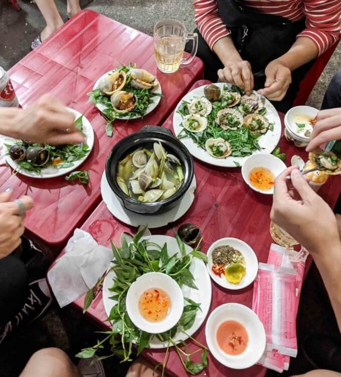 Vietnamese Grilled Clams Recipe (Peanuts, Onions and Garlic)